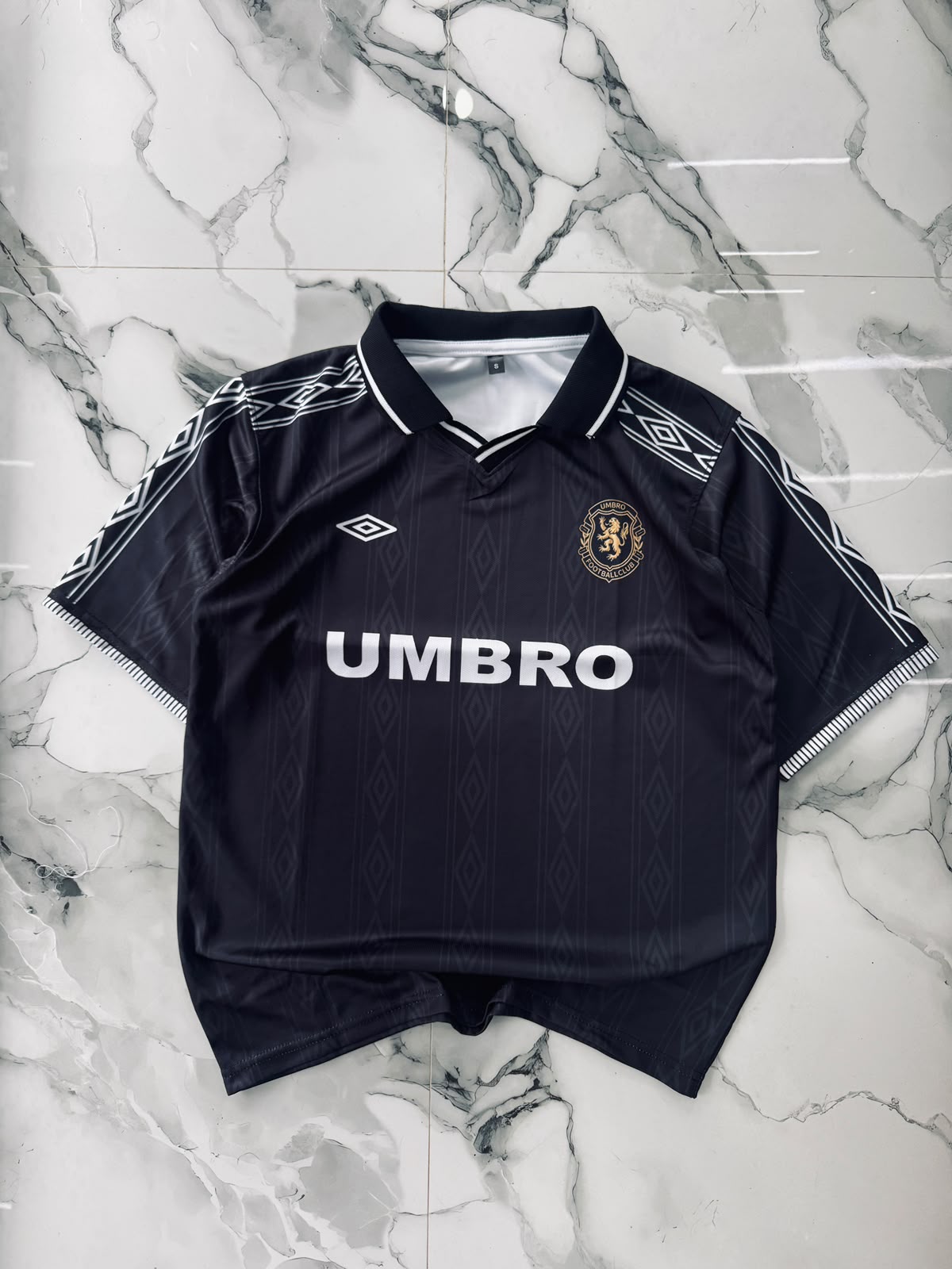 Manchester United Black Retro Football Jersey – Premium Fan Edition