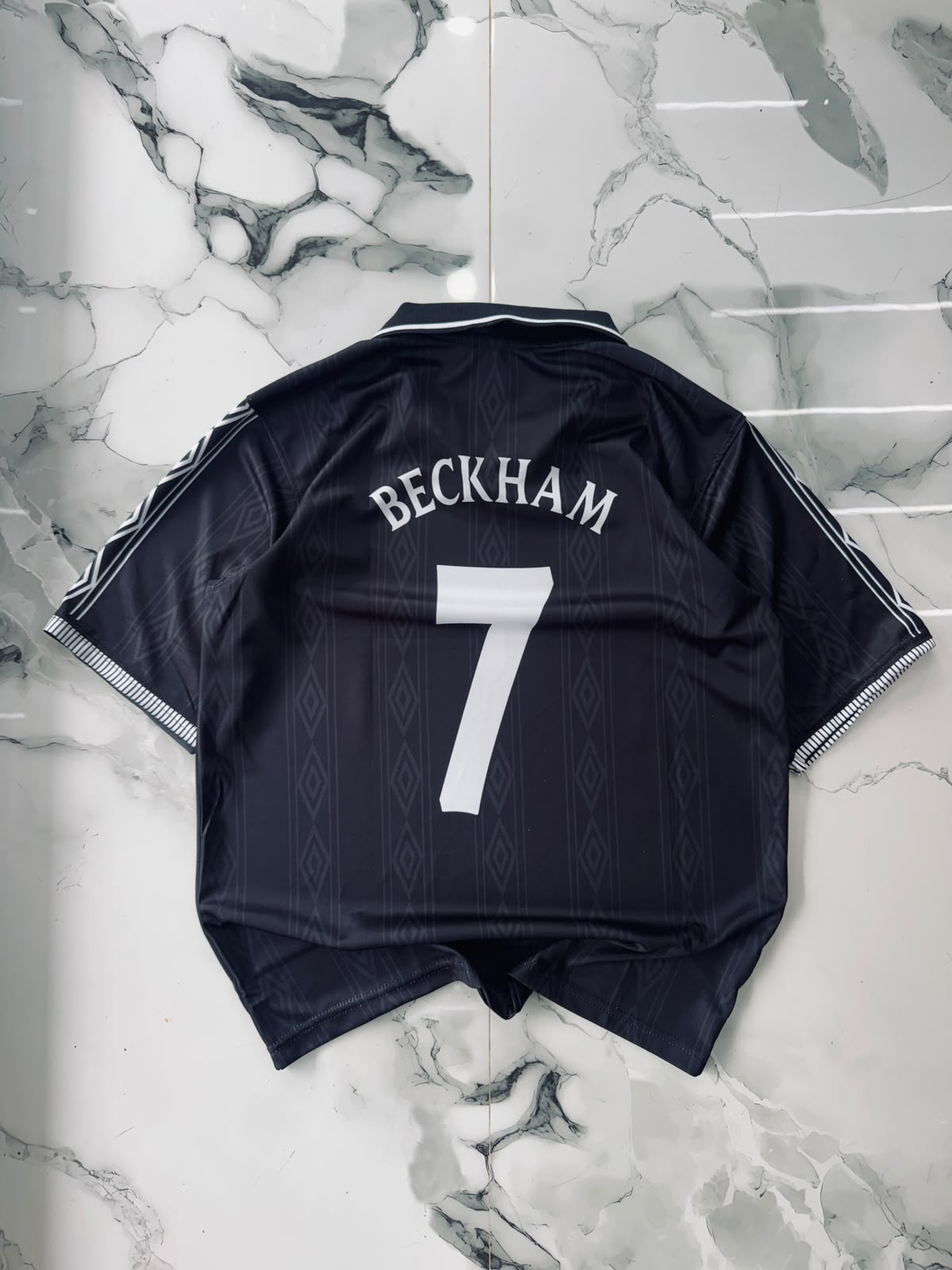 Beckham #7 Retro Black Football Jersey – Classic Vintage Edition