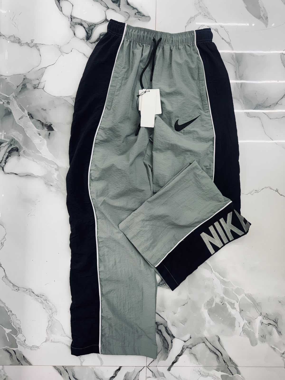 Nike Premium Windbreaker Track Pants – Sage Green & Black