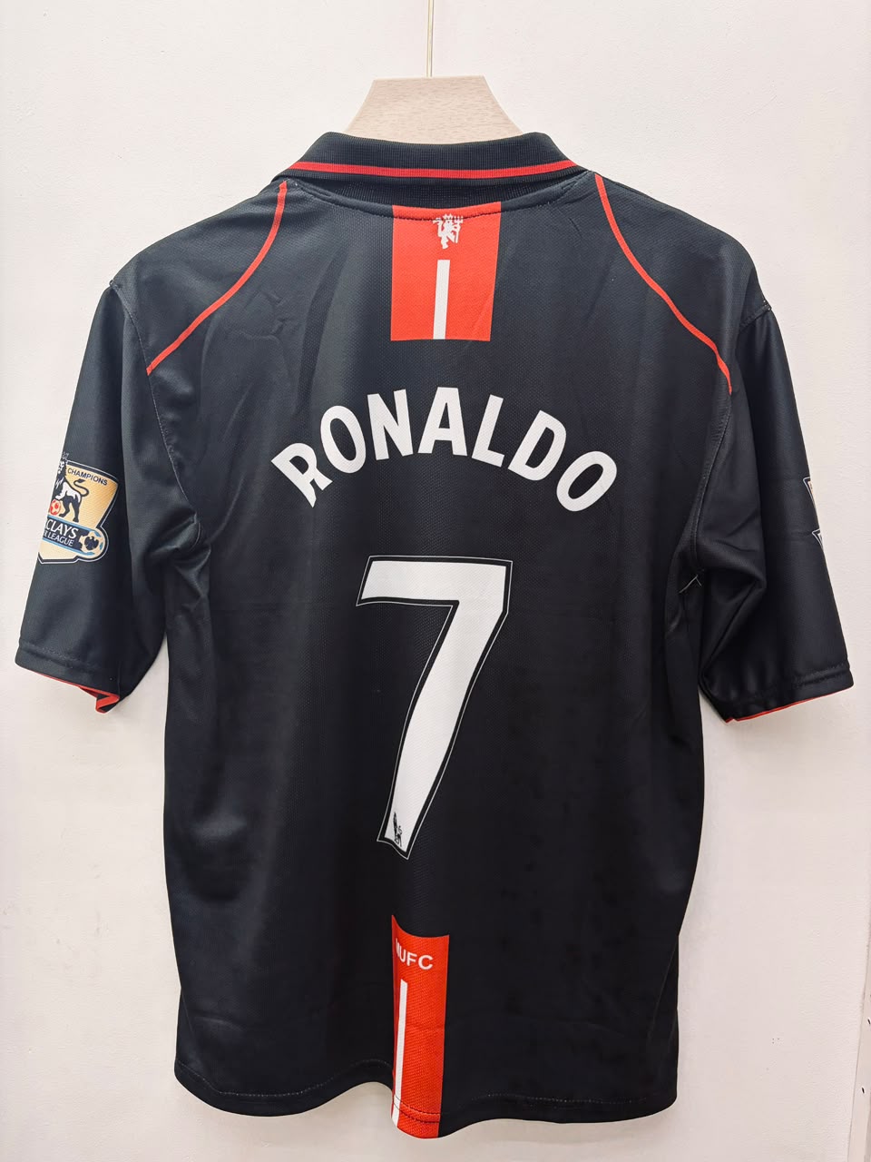 Manchester United – Cristiano Ronaldo #7 Embroidery Jersey (2007–08 Retro Away Kit)