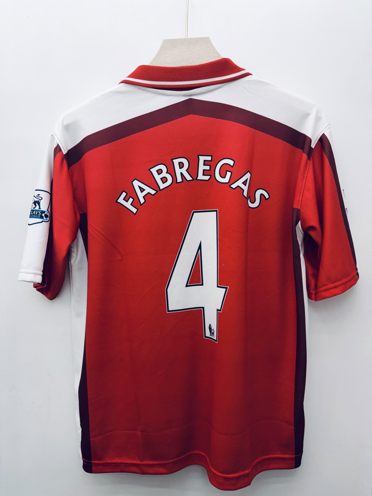 Arsenal – Cesc Fàbregas #4 Embroidery Jersey (2008–10 Retro Home Kit)