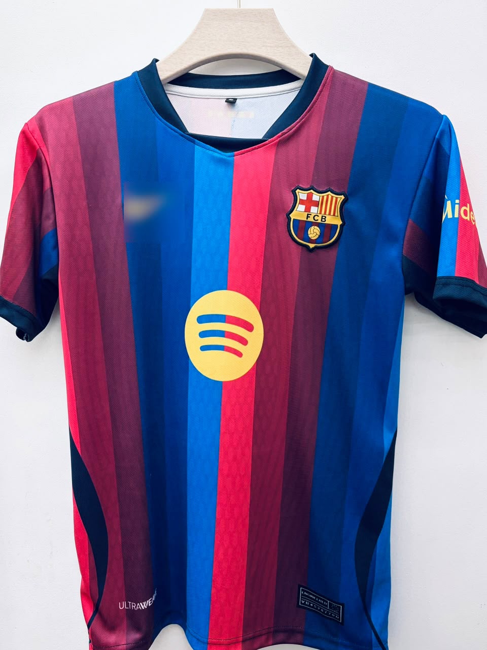 FC Barcelona – Lamine Yamal #10 Round Neck Embroidery Jersey (2024–25 Home Kit)